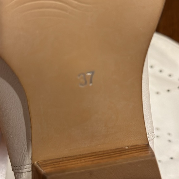 White Heeled Boots with Eyelet Perforated Pattern - Picture 6 of 10